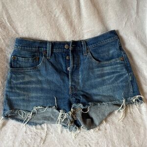 Mid rise Frayed Hem Women Shorts